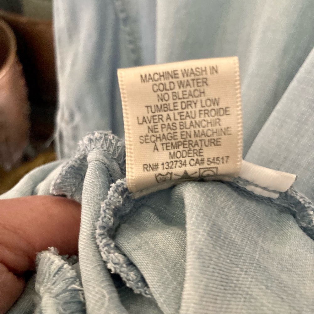 Cloth & Stone Soft Light Chambray Sleeveless V-Neck Hi-Low Dress EUC Size Small - Picture 12 of 14